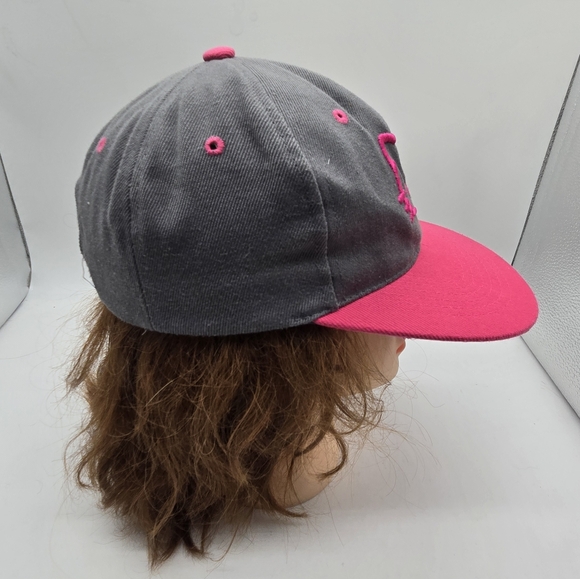 Hello Kitty Hat - Picture 2 of 7